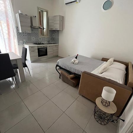 B&B Regina Rooms Авола Екстериор снимка