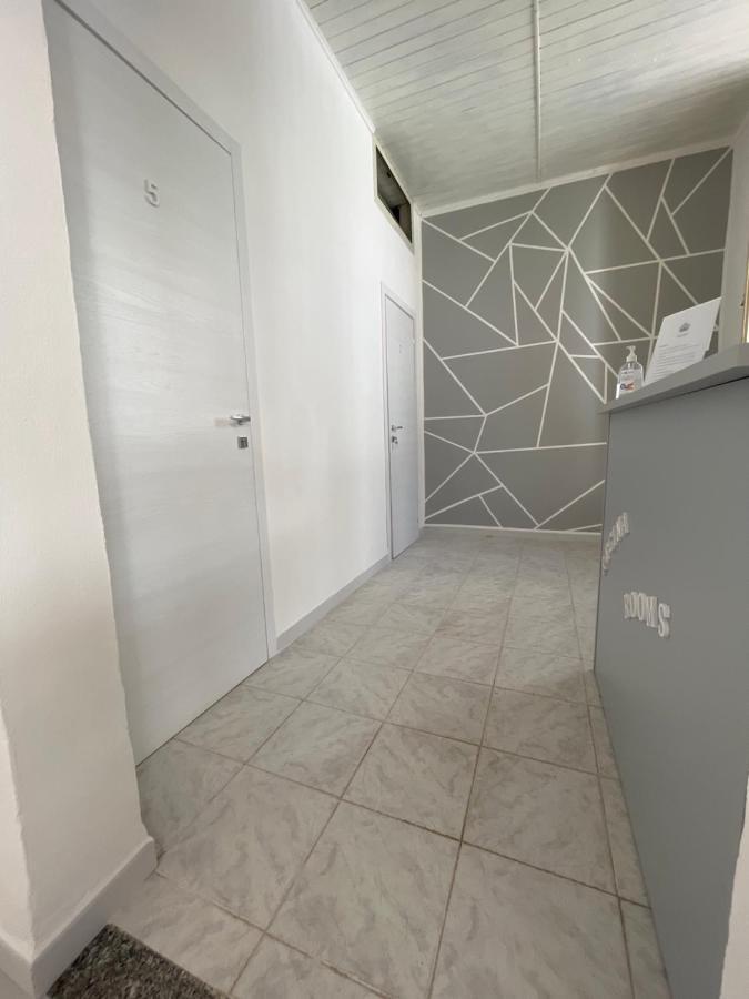 B&B Regina Rooms Авола Екстериор снимка