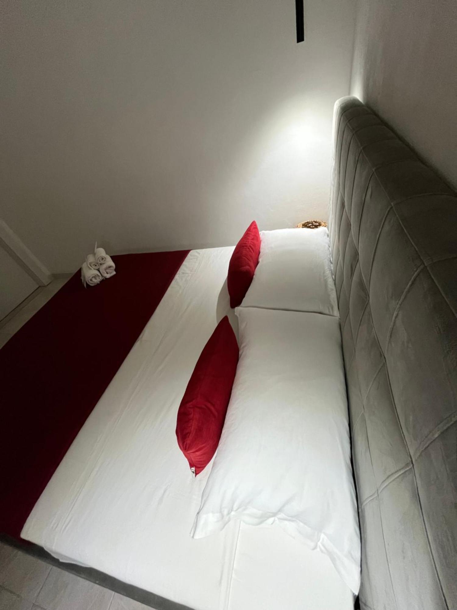 B&B Regina Rooms Авола Екстериор снимка