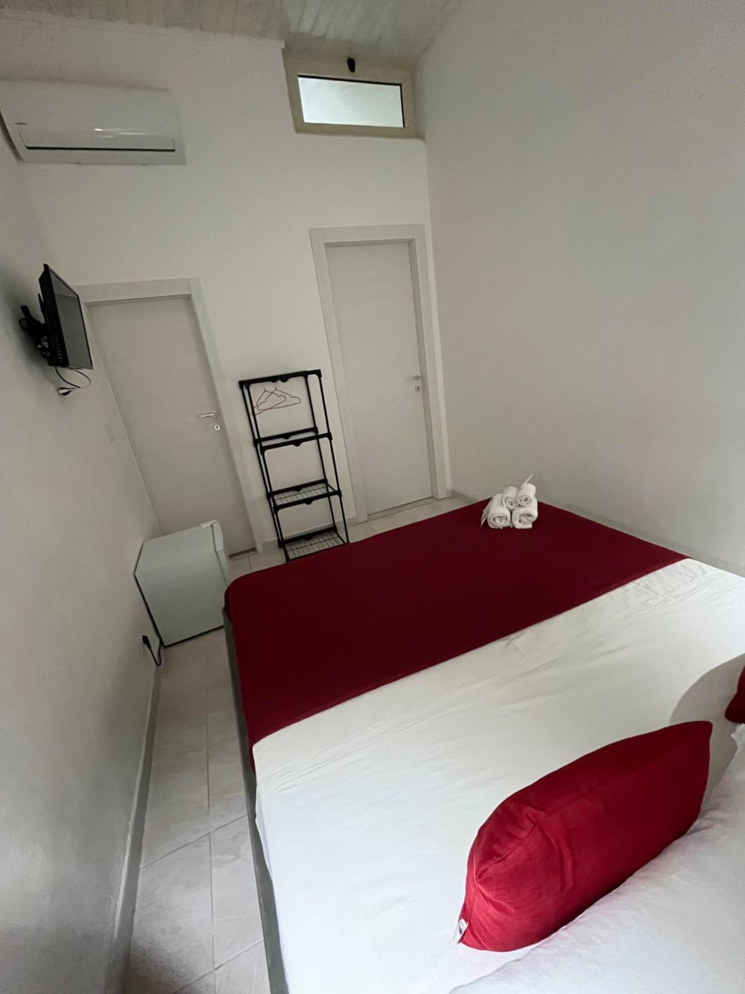 B&B Regina Rooms Авола Екстериор снимка